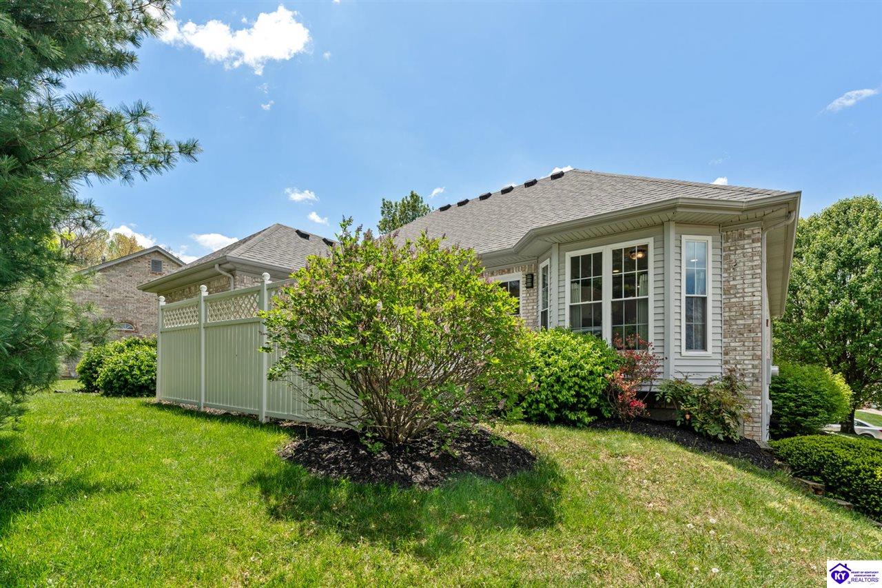 Listing Picture 1142 Oak Street Elizabethtown, KY 42701 MLS HK25001599