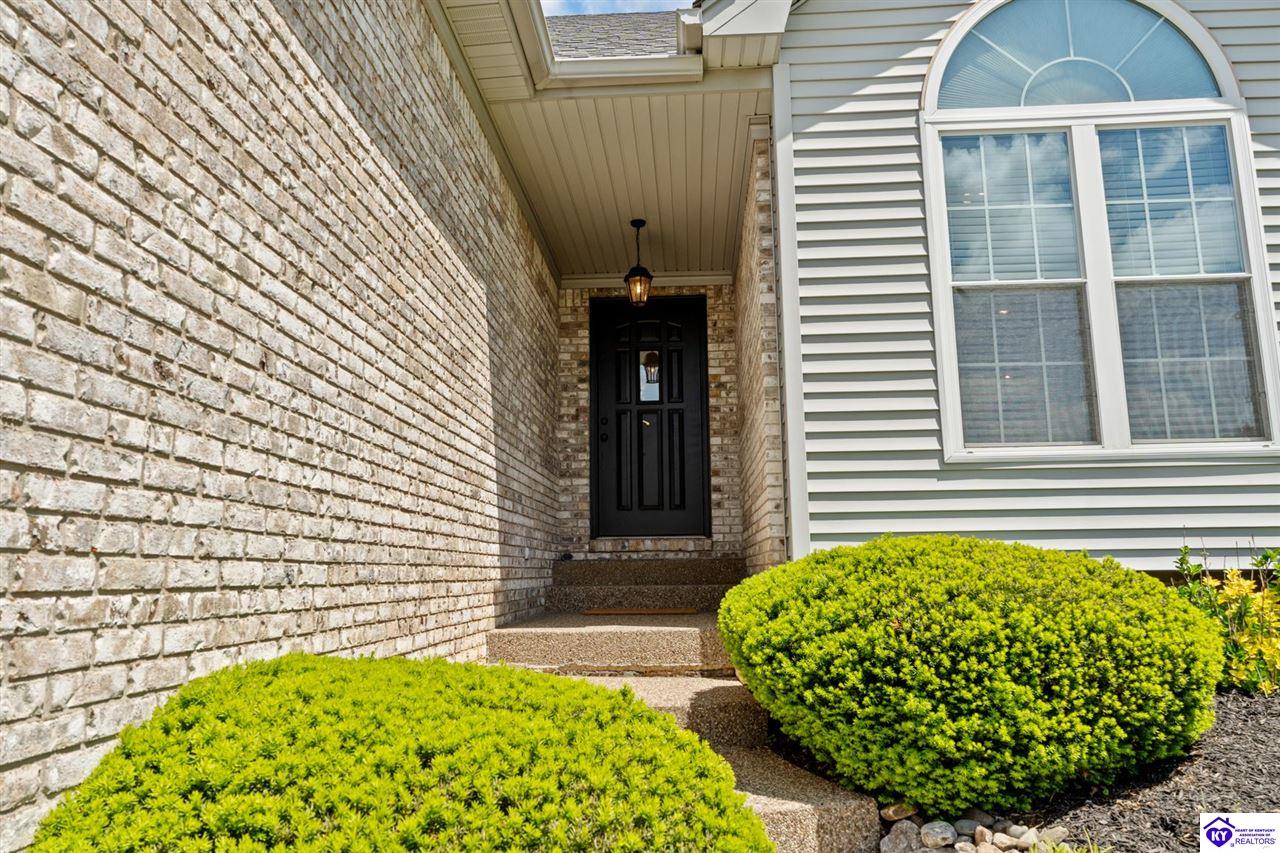 Listing Picture 1142 Oak Street Elizabethtown, KY 42701 MLS HK25001599