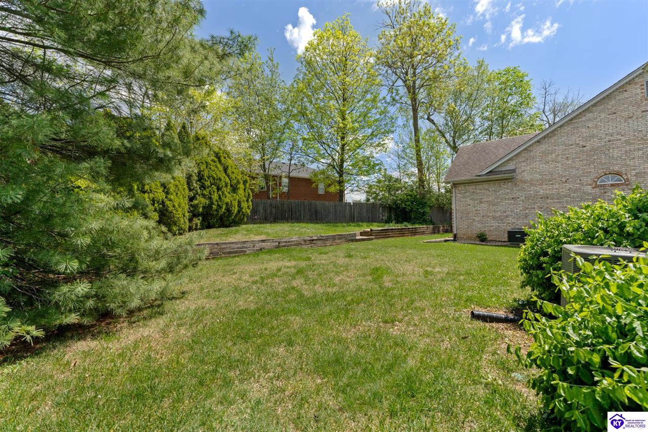 Listing Picture 1142 Oak Street Elizabethtown, KY 42701 MLS HK25001599