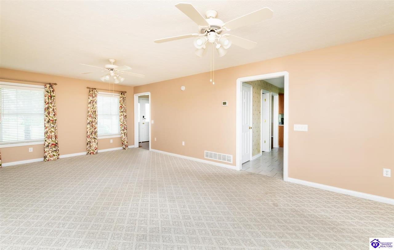 Listing Picture 163 Chase Lake Road Rineyville, KY 40162 MLS HK25001600