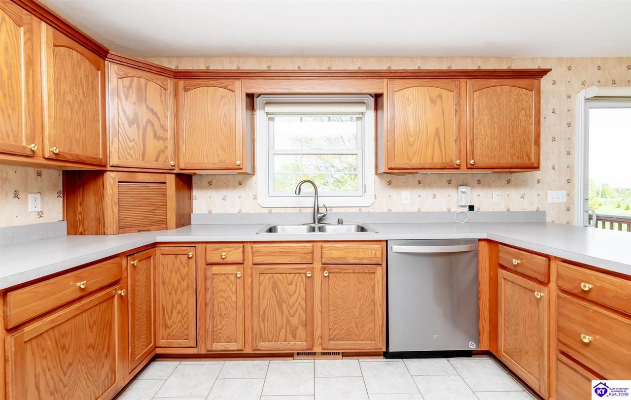 Listing Picture 163 Chase Lake Road Rineyville, KY 40162 MLS HK25001600