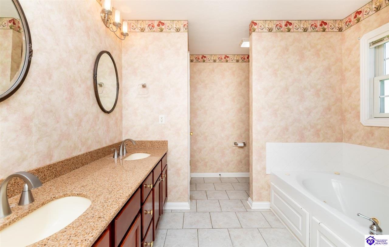 Listing Picture 163 Chase Lake Road Rineyville, KY 40162 MLS HK25001600