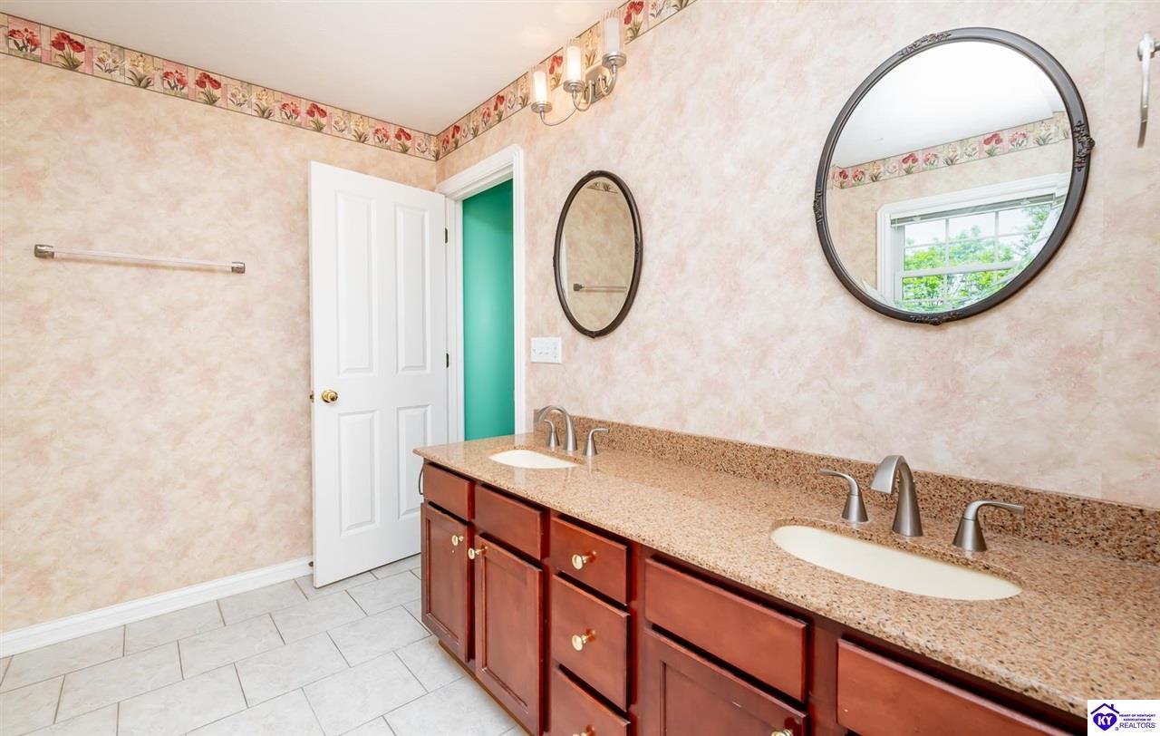 Listing Picture 163 Chase Lake Road Rineyville, KY 40162 MLS HK25001600