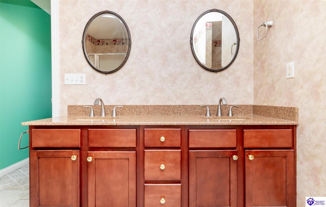 Listing Picture 163 Chase Lake Road Rineyville, KY 40162 MLS HK25001600