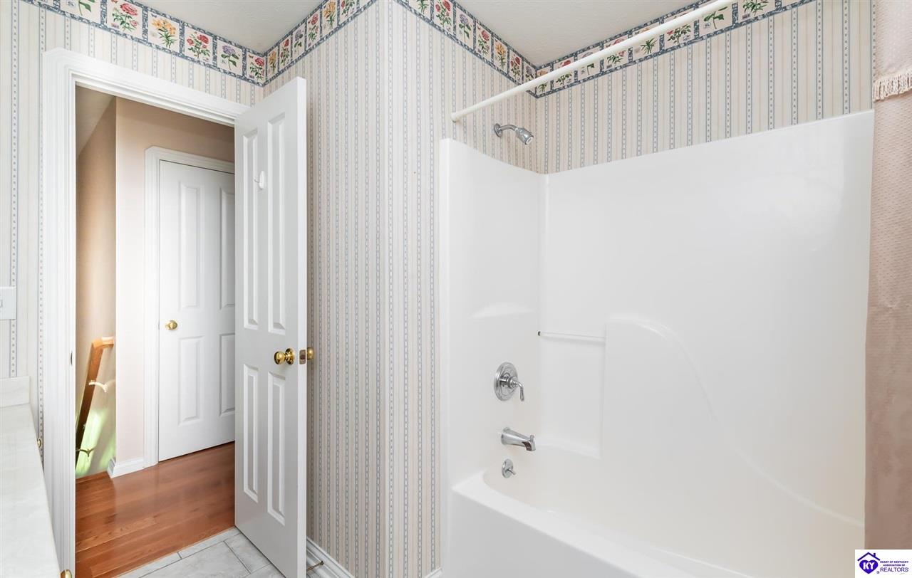 Listing Picture 163 Chase Lake Road Rineyville, KY 40162 MLS HK25001600