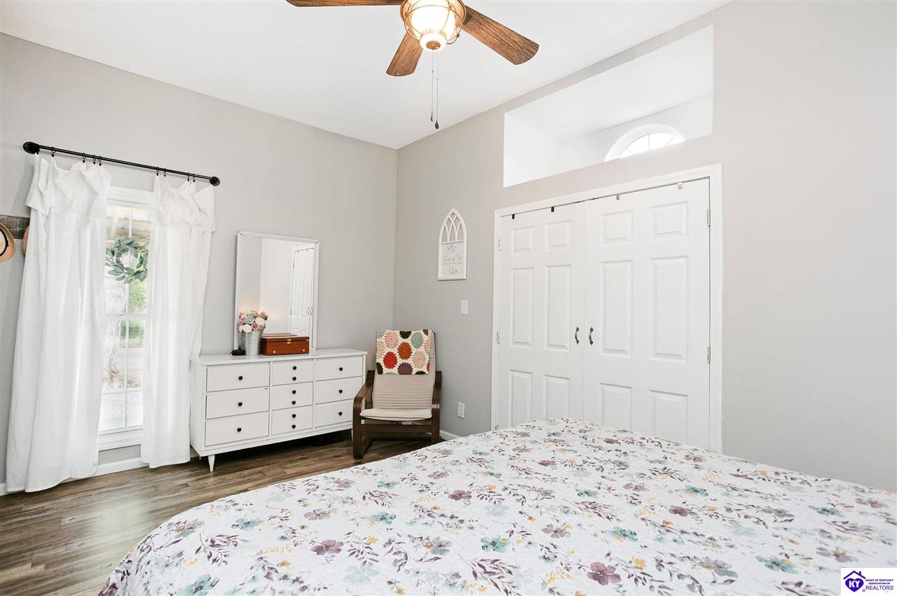 Listing Picture 72 College Street Buffalo, KY 42716 MLS HK25001601