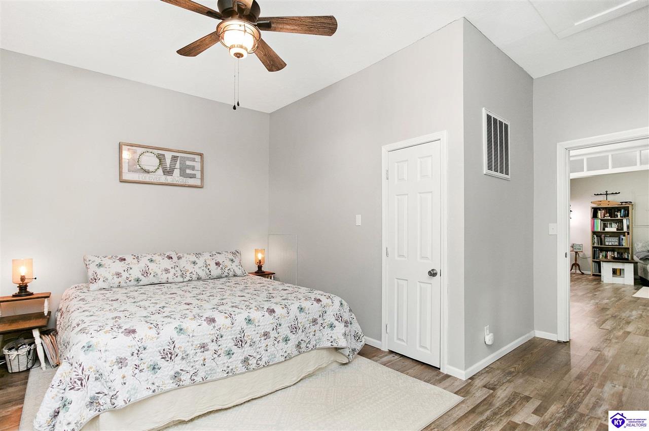 Listing Picture 72 College Street Buffalo, KY 42716 MLS HK25001601