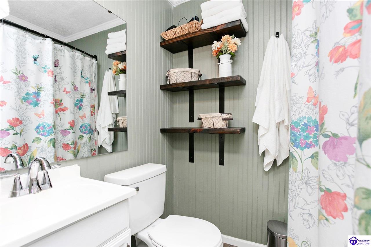 Listing Picture 72 College Street Buffalo, KY 42716 MLS HK25001601