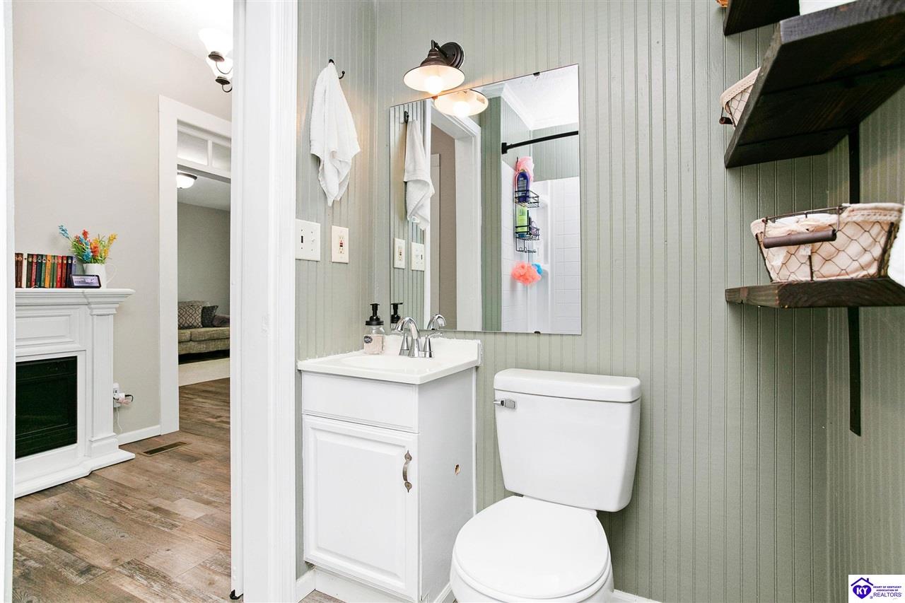 Listing Picture 72 College Street Buffalo, KY 42716 MLS HK25001601