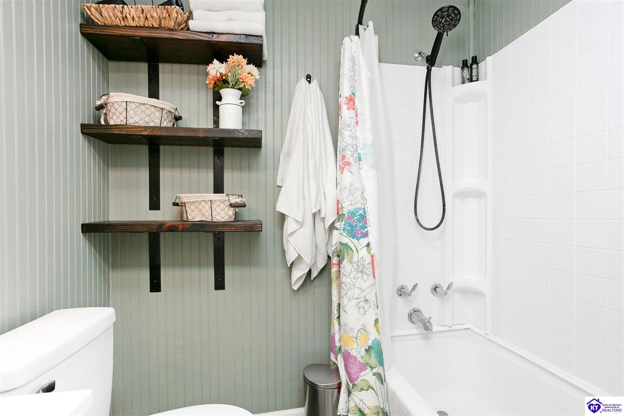 Listing Picture 72 College Street Buffalo, KY 42716 MLS HK25001601