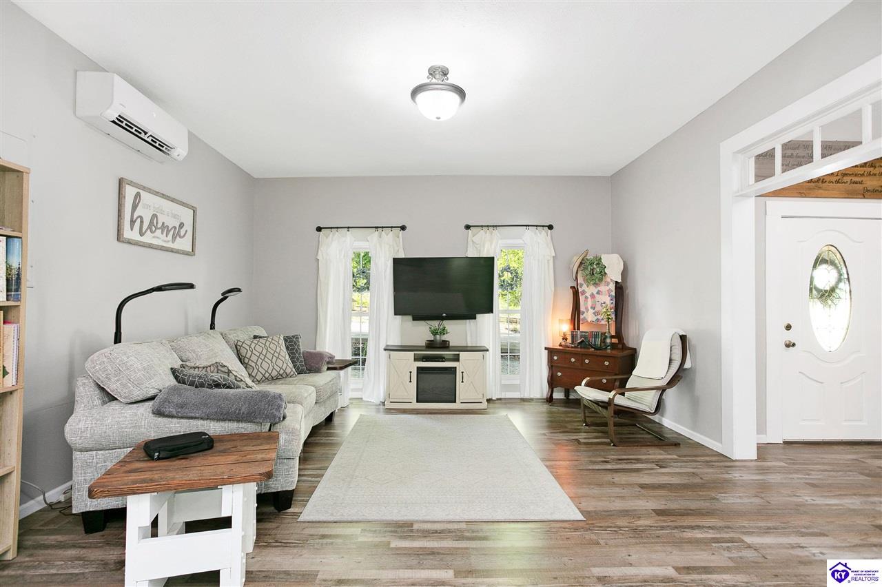 Listing Picture 72 College Street Buffalo, KY 42716 MLS HK25001601