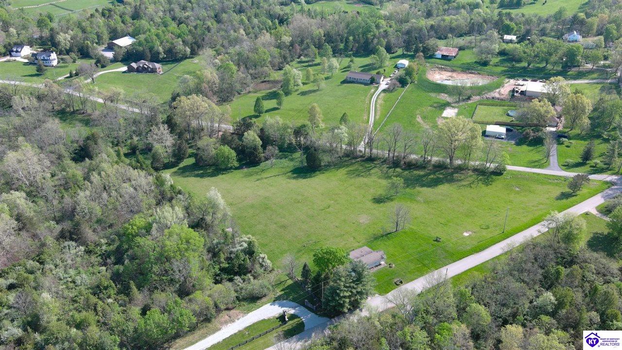 Listing Picture 2400 Spotswood Lane Fisherville, KY 40023 MLS HK25001621