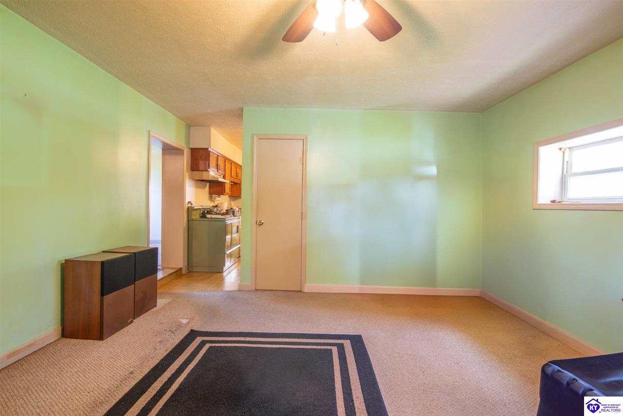 Listing Picture 2400 Spotswood Lane Fisherville, KY 40023 MLS HK25001621