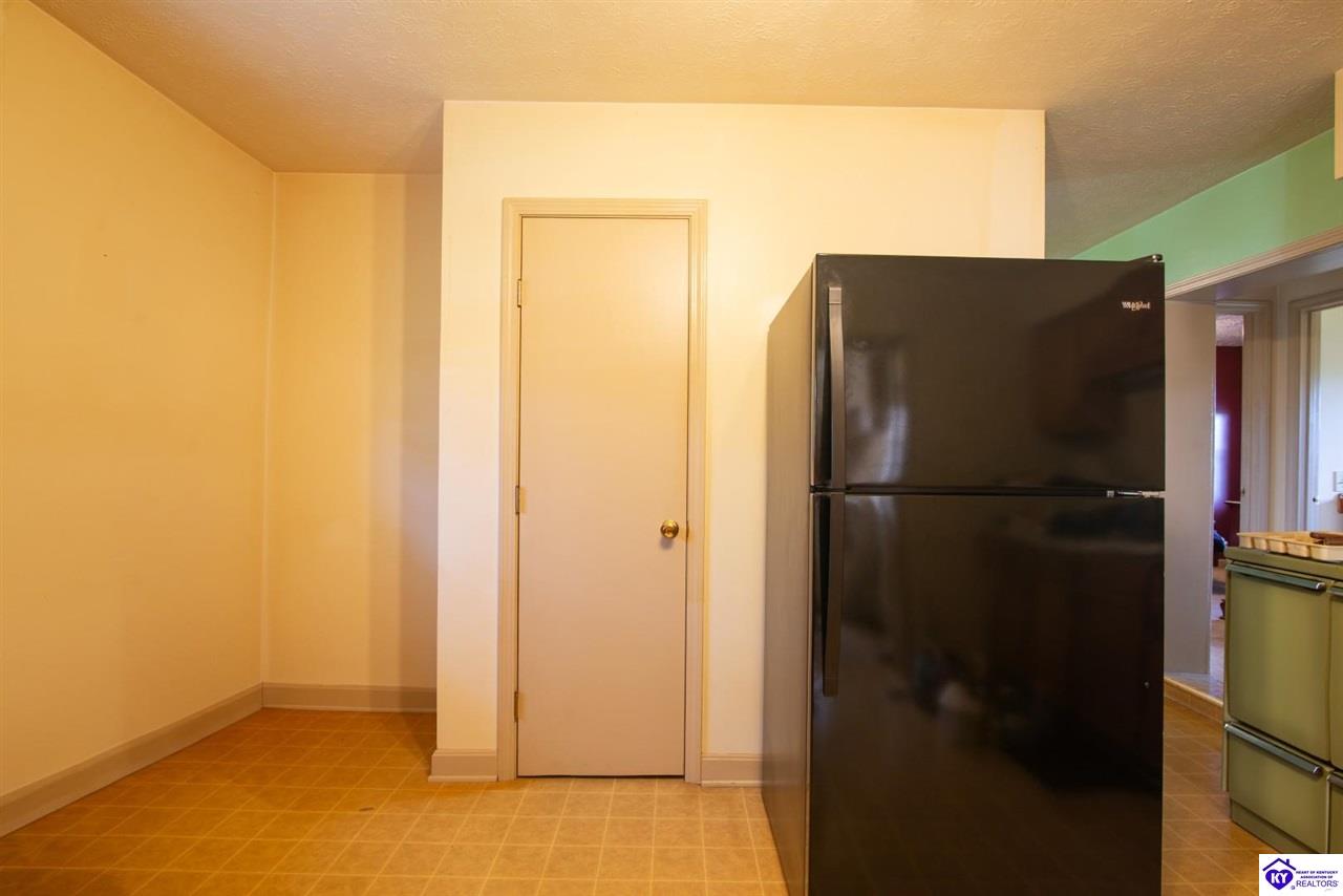 Listing Picture 2400 Spotswood Lane Fisherville, KY 40023 MLS HK25001621