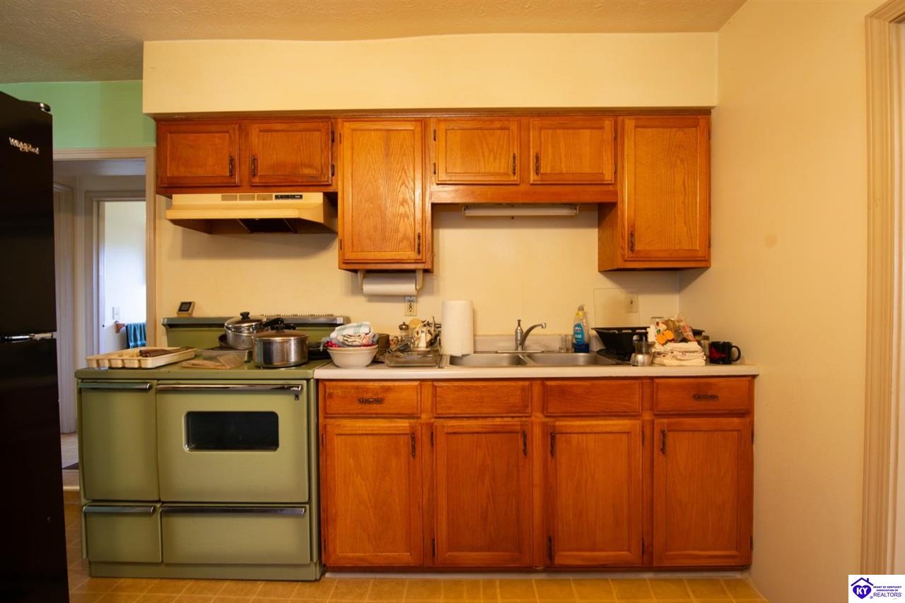 Listing Picture 2400 Spotswood Lane Fisherville, KY 40023 MLS HK25001621