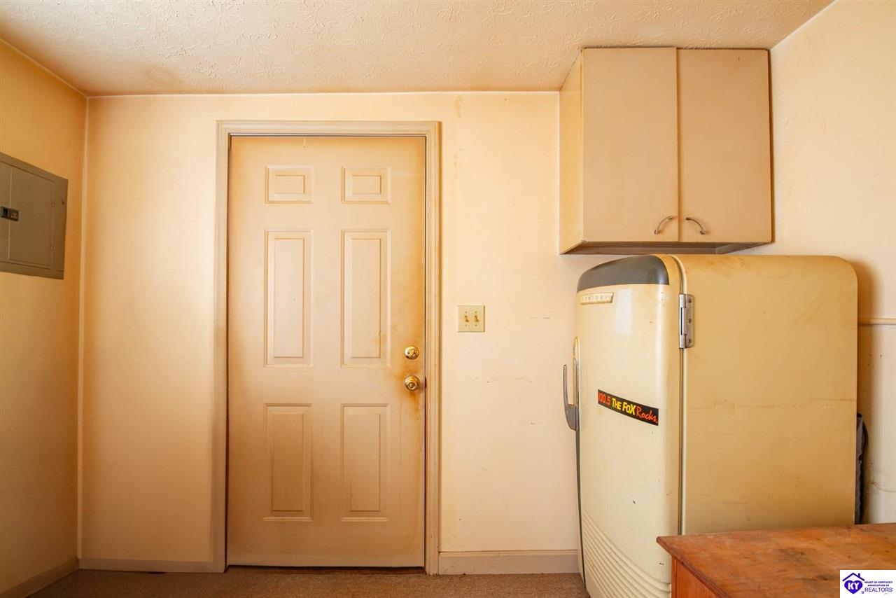 Listing Picture 2400 Spotswood Lane Fisherville, KY 40023 MLS HK25001621