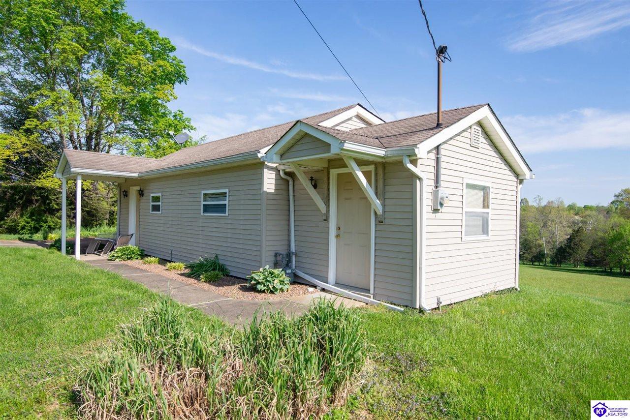 Listing Picture 2400 Spotswood Lane Fisherville, KY 40023 MLS HK25001621