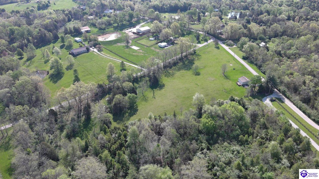 Listing Picture 2400 Spotswood Lane Fisherville, KY 40023 MLS HK25001621