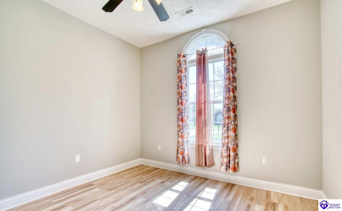 Listing Picture 112 Tuscany Lane Vine Grove, KY 40175 MLS HK25001624