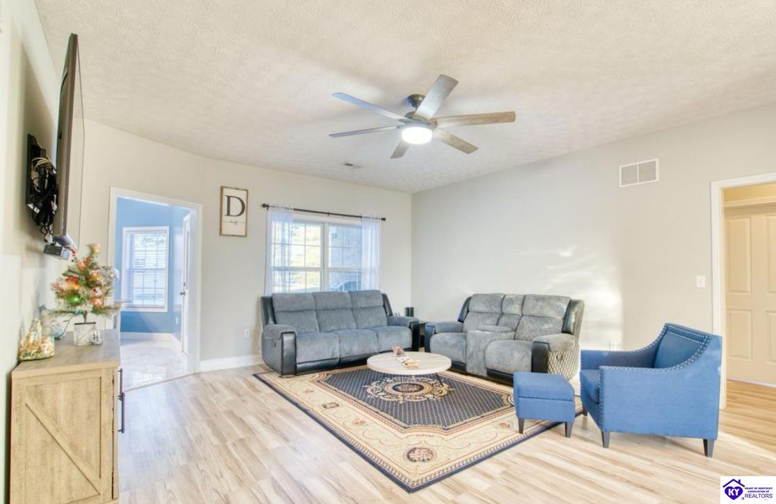 Listing Picture 112 Tuscany Lane Vine Grove, KY 40175 MLS HK25001624