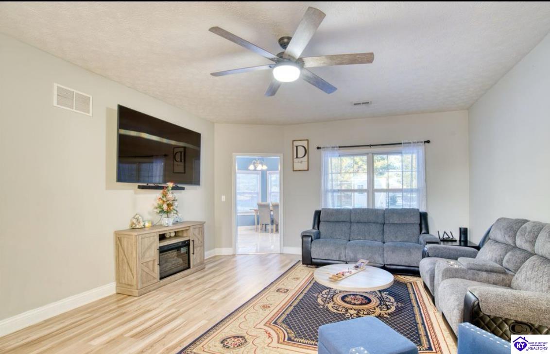 Listing Picture 112 Tuscany Lane Vine Grove, KY 40175 MLS HK25001624