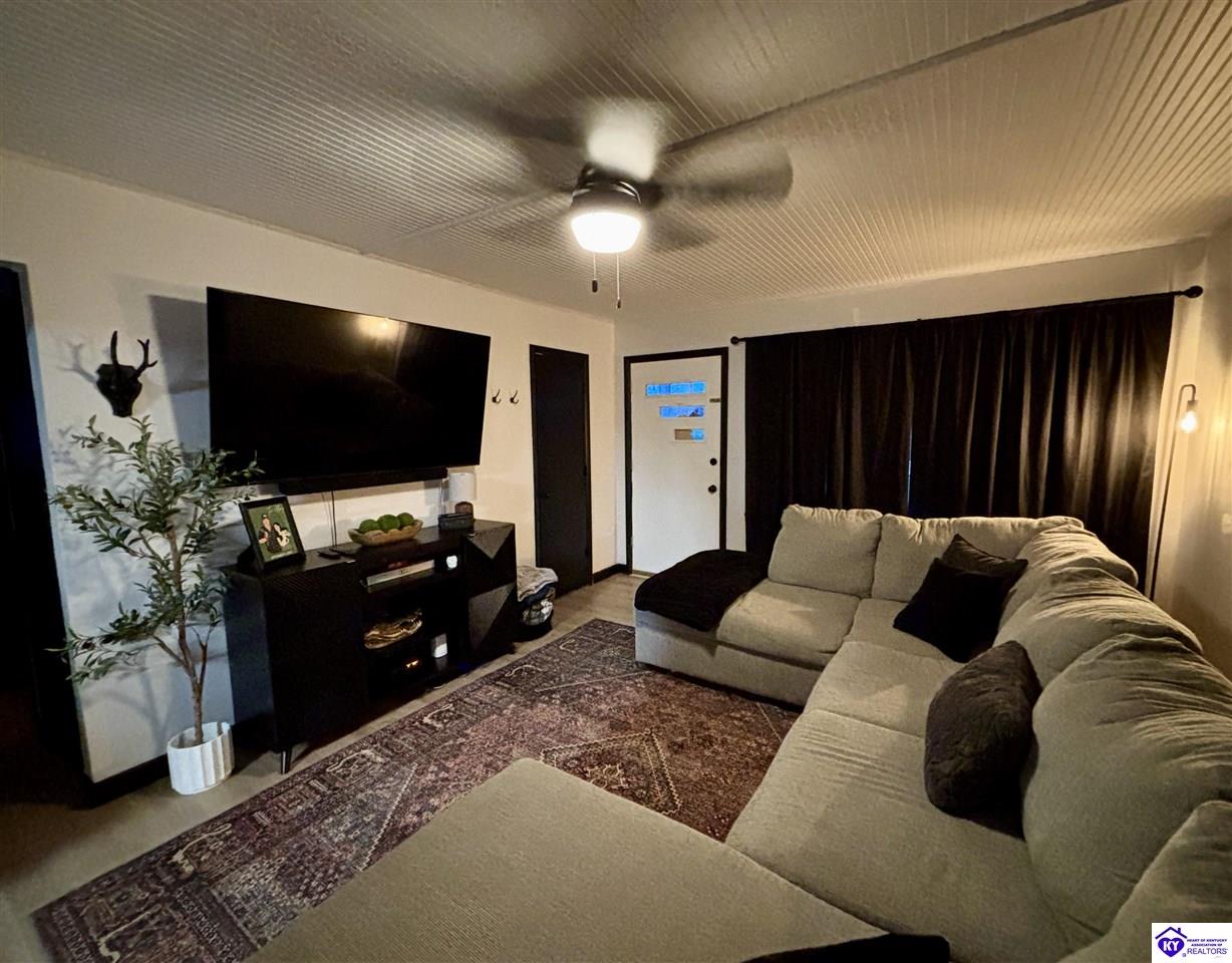 Listing Picture 4550 Garrett Road Ekron, KY 40117 MLS HK25001632