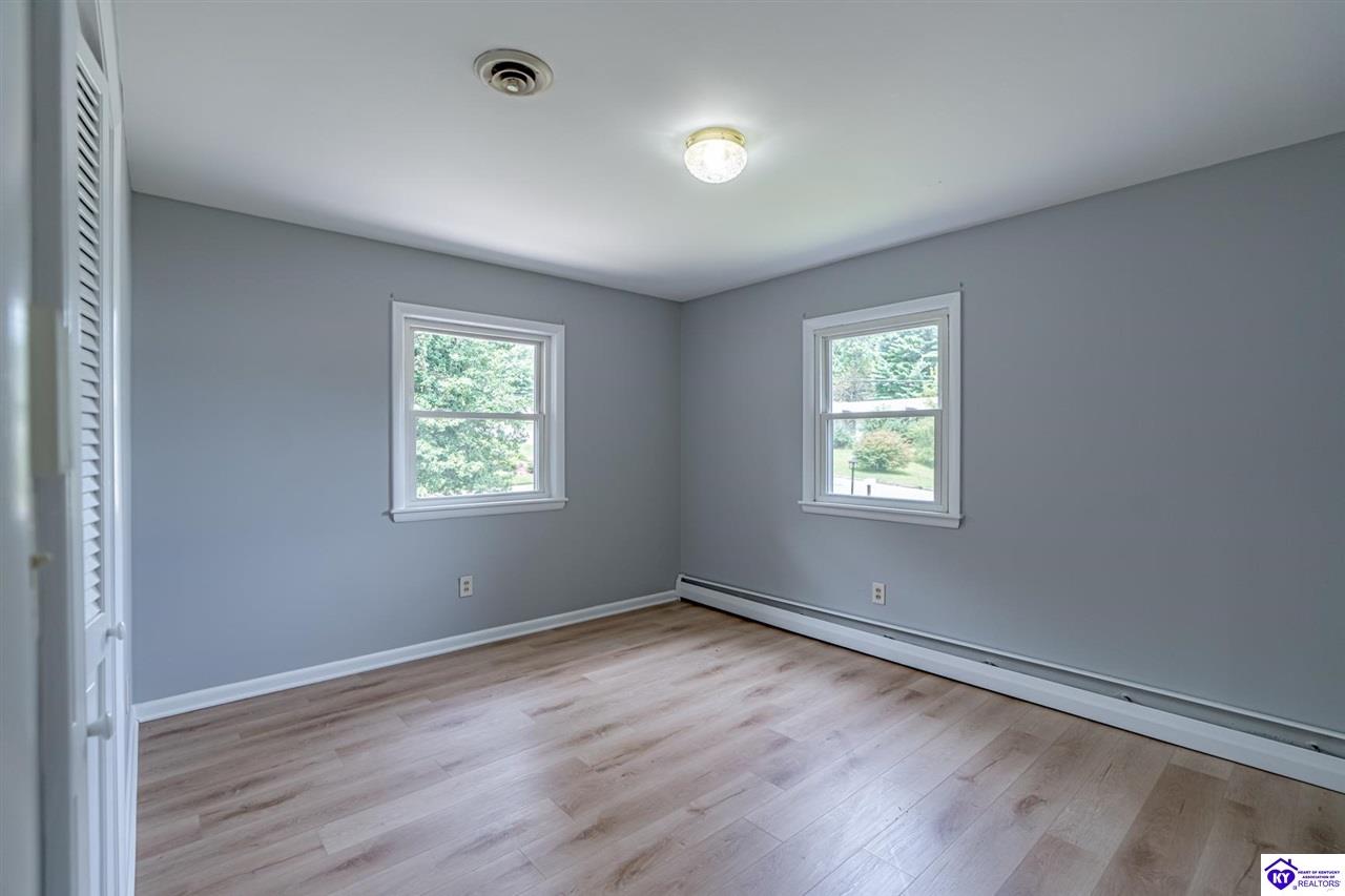 Listing Picture 574 Walnut Hill Road Elizabethtown, KY 42701 MLS HK25001641