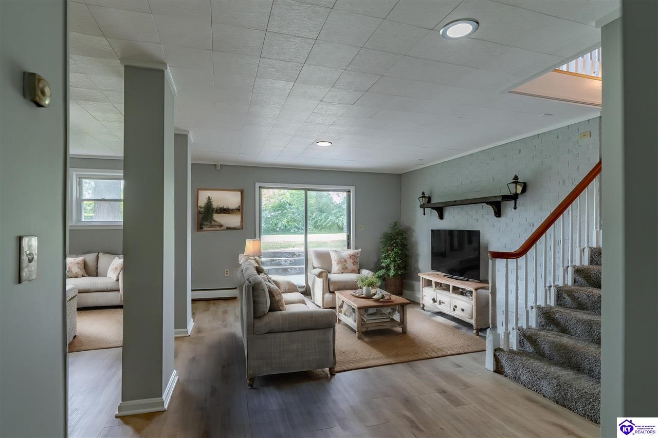 Listing Picture 574 Walnut Hill Road Elizabethtown, KY 42701 MLS HK25001641