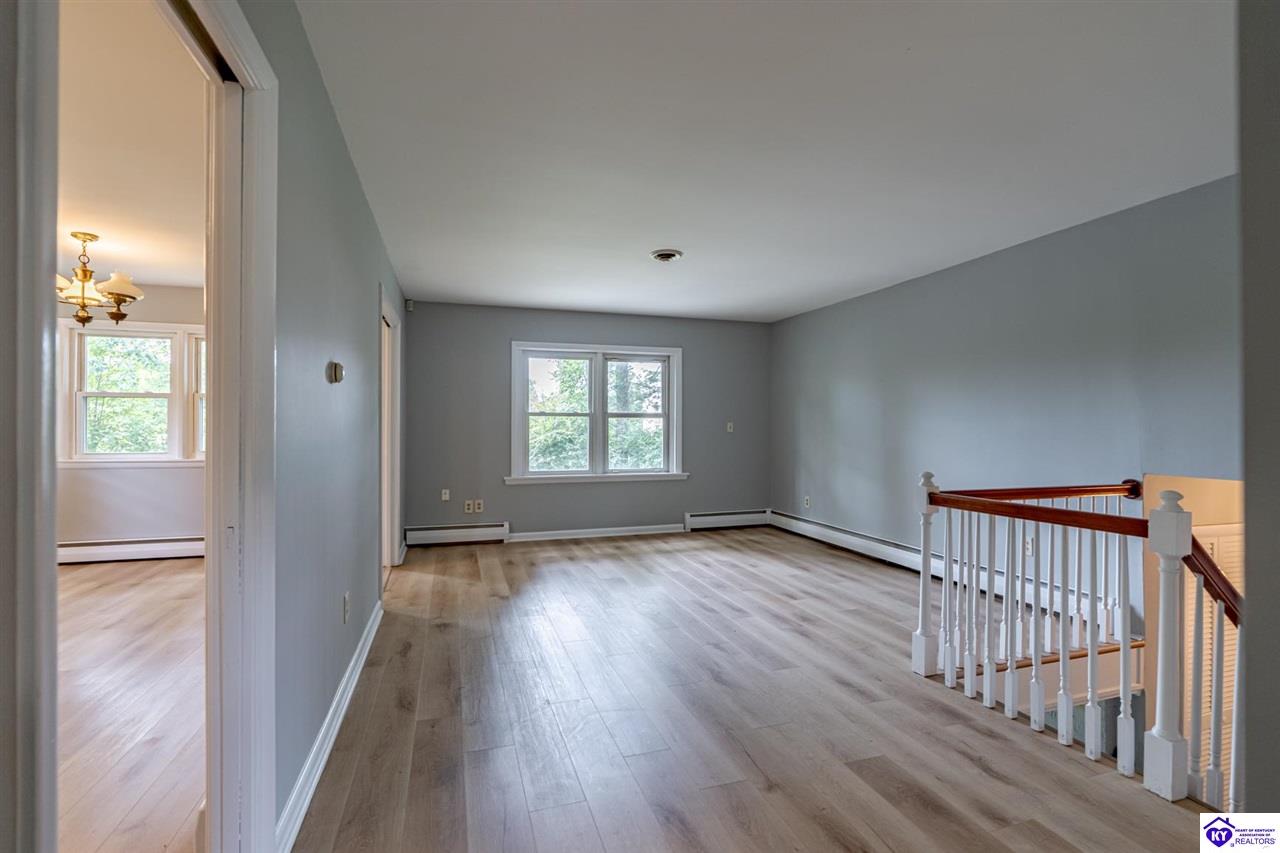 Listing Picture 574 Walnut Hill Road Elizabethtown, KY 42701 MLS HK25001641