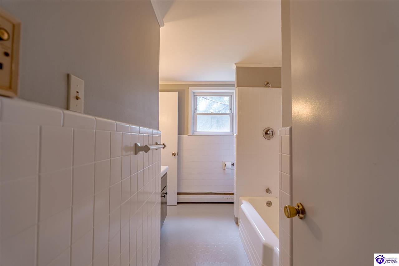 Listing Picture 574 Walnut Hill Road Elizabethtown, KY 42701 MLS HK25001641