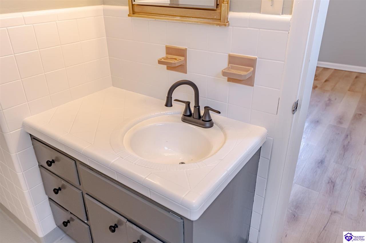 Listing Picture 574 Walnut Hill Road Elizabethtown, KY 42701 MLS HK25001641