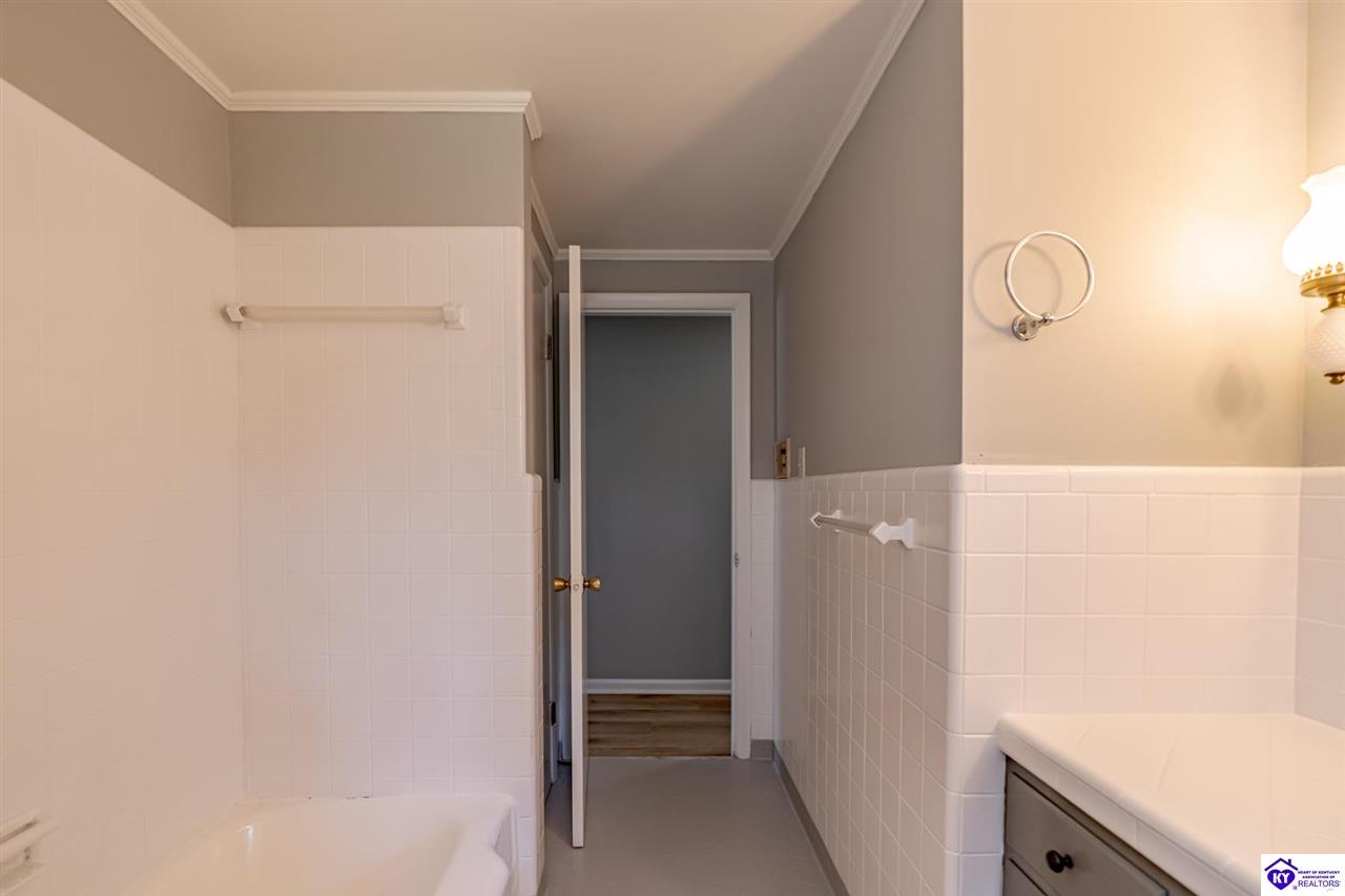 Listing Picture 574 Walnut Hill Road Elizabethtown, KY 42701 MLS HK25001641