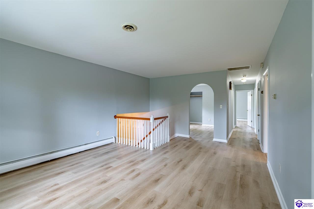 Listing Picture 574 Walnut Hill Road Elizabethtown, KY 42701 MLS HK25001641