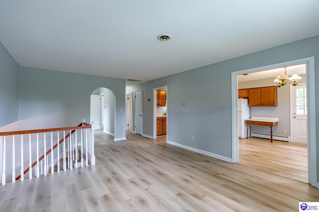 Listing Picture 574 Walnut Hill Road Elizabethtown, KY 42701 MLS HK25001641