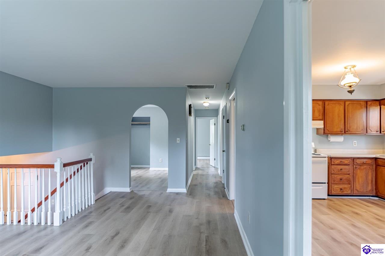 Listing Picture 574 Walnut Hill Road Elizabethtown, KY 42701 MLS HK25001641