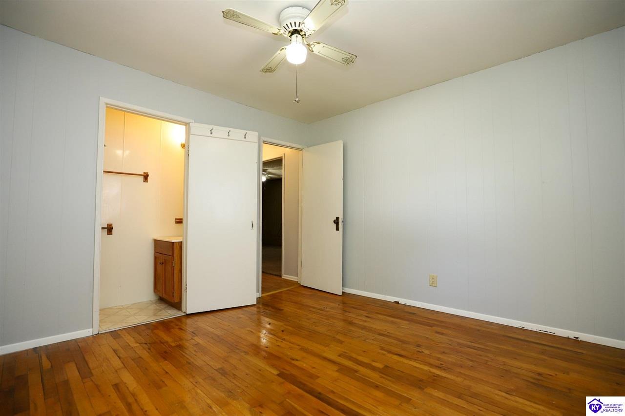 Listing Picture 304 Manley Avenue Vine Grove, KY 40175 MLS HK25001661