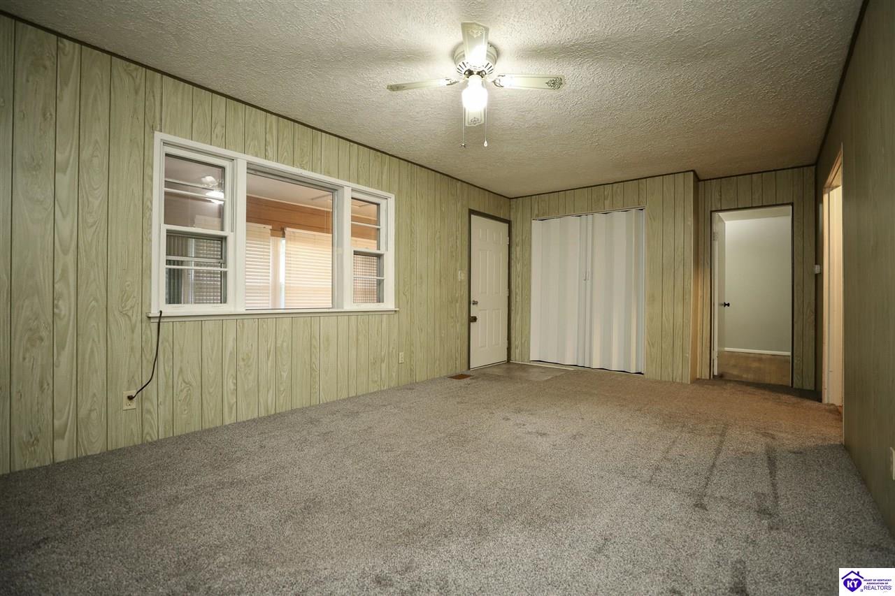 Listing Picture 304 Manley Avenue Vine Grove, KY 40175 MLS HK25001661