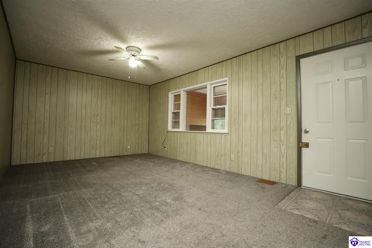 Listing Picture 304 Manley Avenue Vine Grove, KY 40175 MLS HK25001661