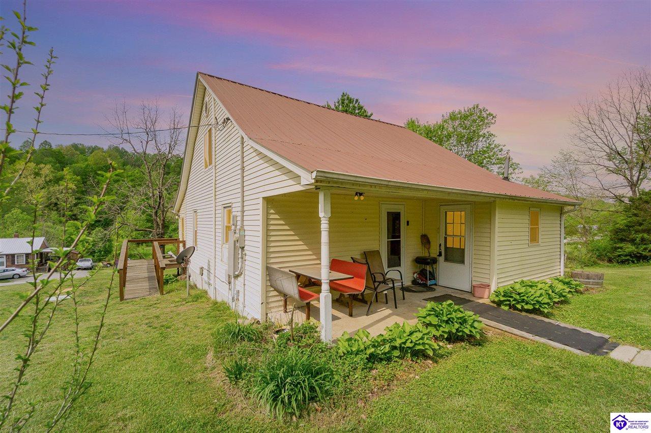 14274 Hodgenville RoadMount Sherman, KY 42764