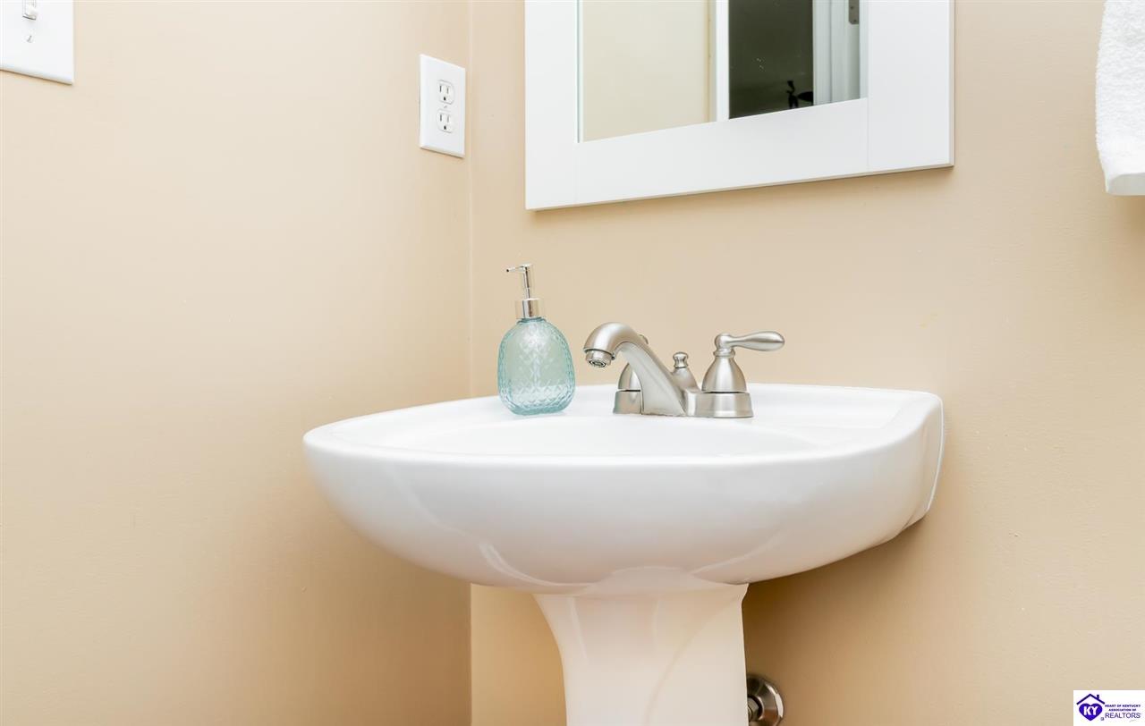 Listing Picture 1304 Fleming Drive Elizabethtown, KY 42701 MLS HK25001671