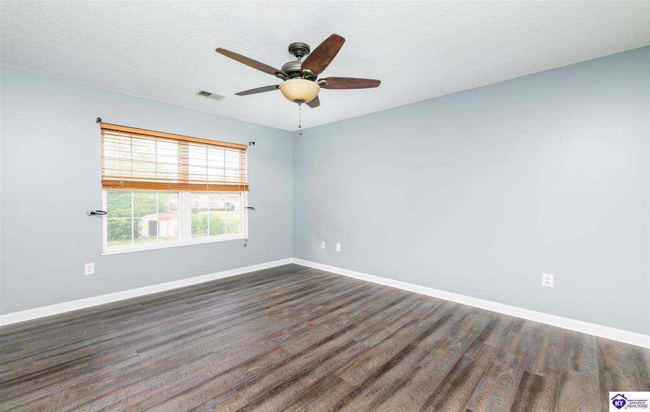 Listing Picture 1304 Fleming Drive Elizabethtown, KY 42701 MLS HK25001671