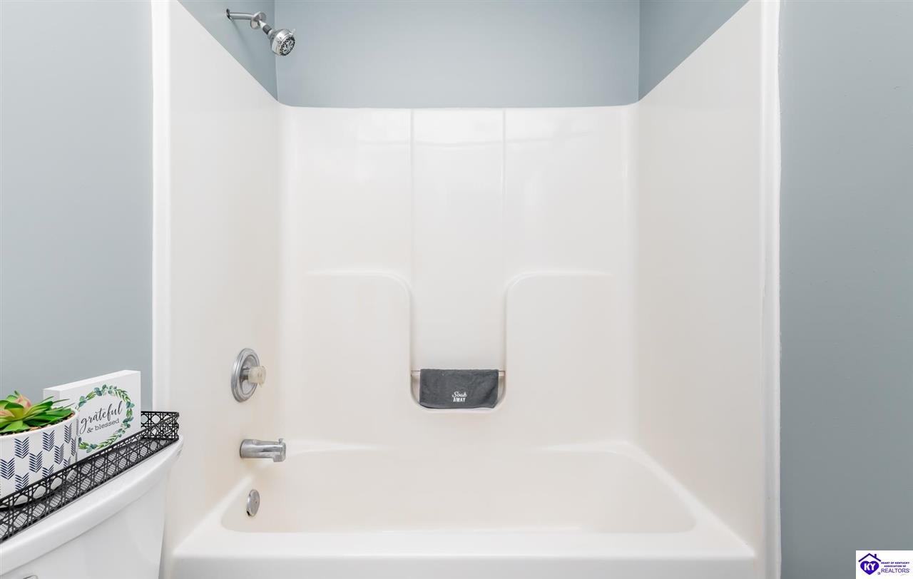 Listing Picture 1304 Fleming Drive Elizabethtown, KY 42701 MLS HK25001671