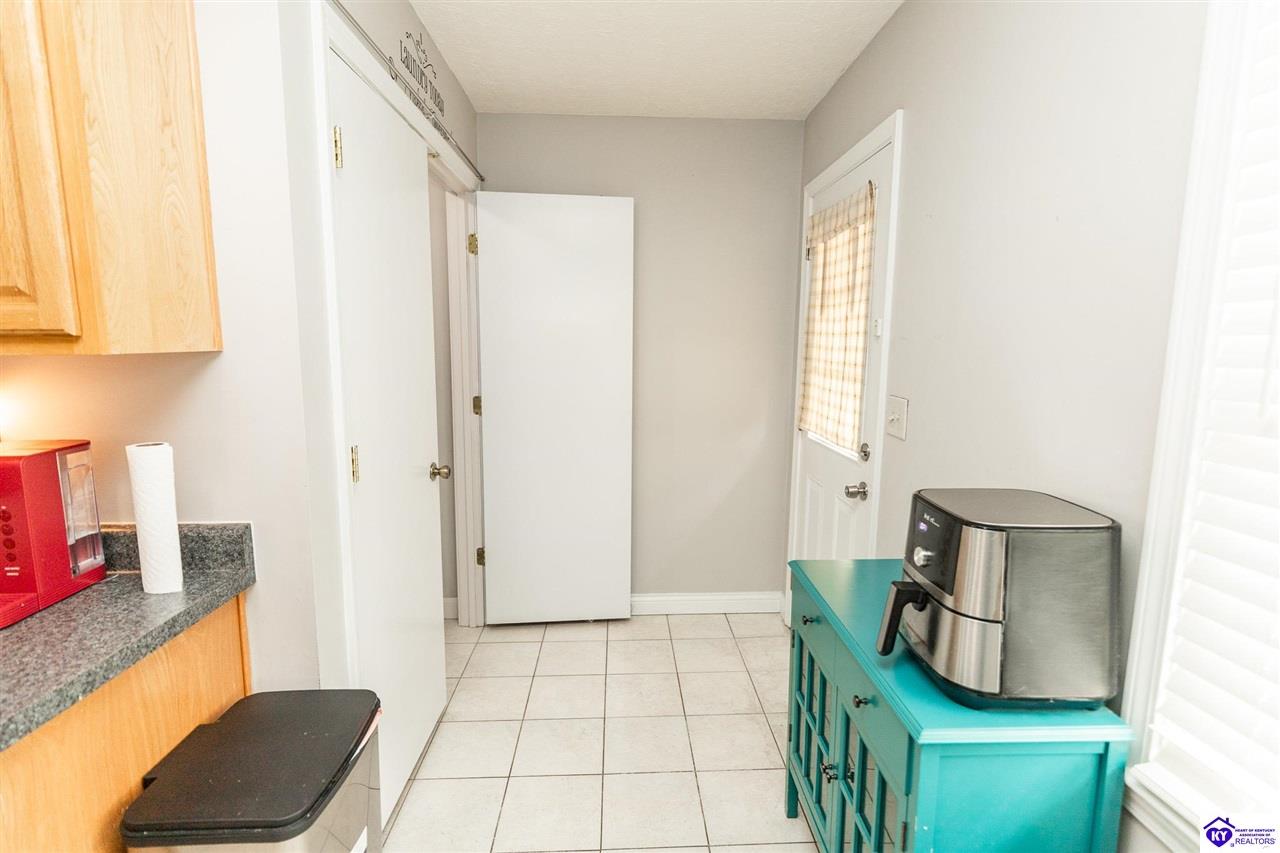 Listing Picture 301 State Street Elizabethtown, KY 42701 MLS HK25001679