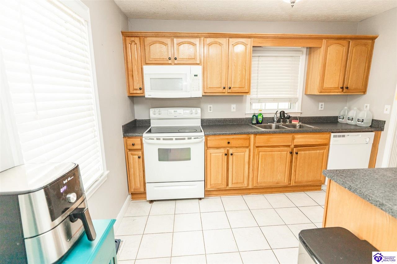 Listing Picture 301 State Street Elizabethtown, KY 42701 MLS HK25001679