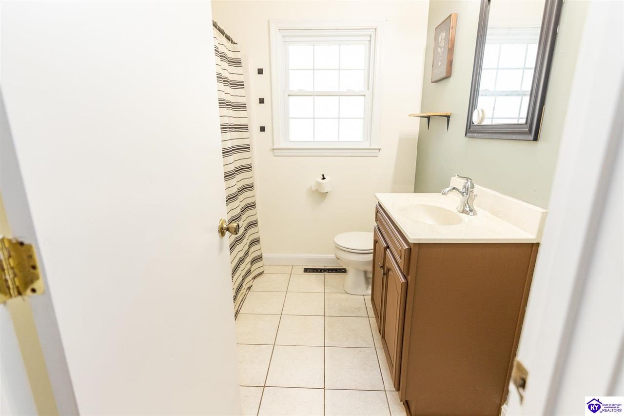 Listing Picture 301 State Street Elizabethtown, KY 42701 MLS HK25001679