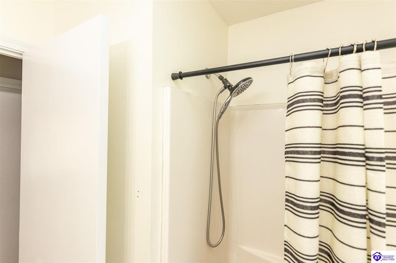 Listing Picture 301 State Street Elizabethtown, KY 42701 MLS HK25001679