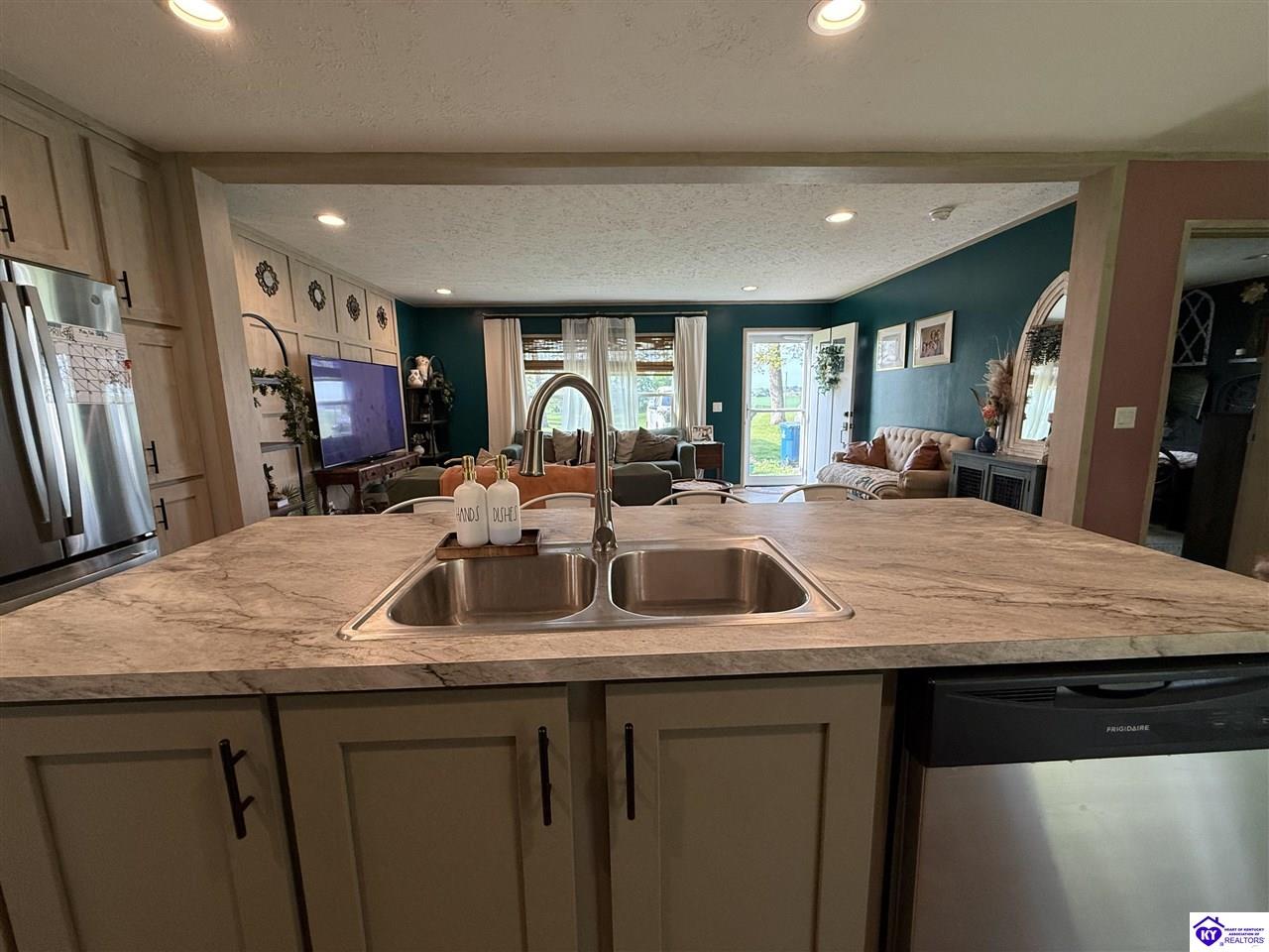 Listing Picture 1080 Tom Brown Road Vine Grove, KY 40175 MLS HK25001681