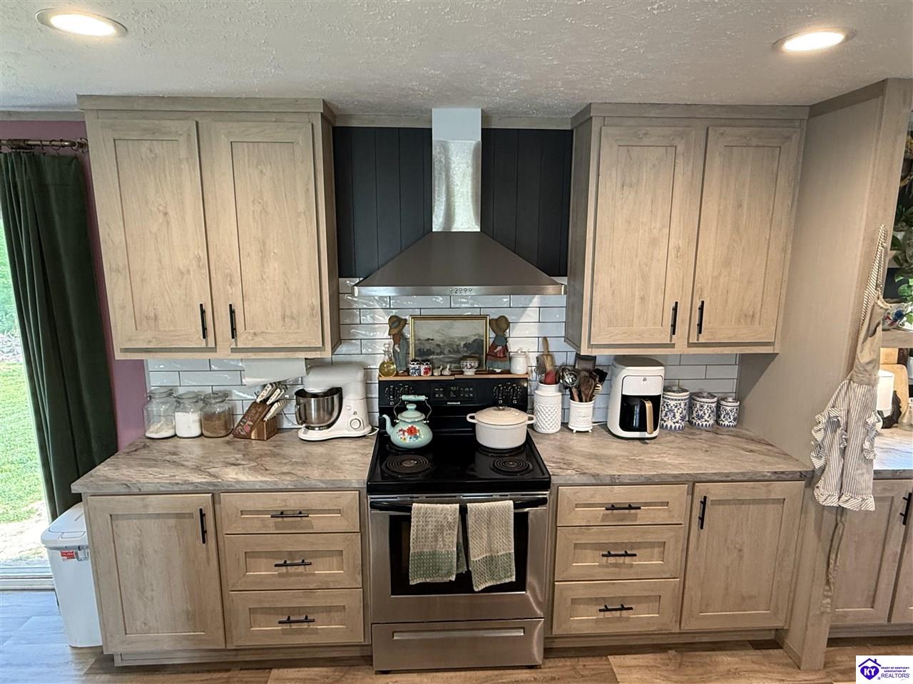 Listing Picture 1080 Tom Brown Road Vine Grove, KY 40175 MLS HK25001681