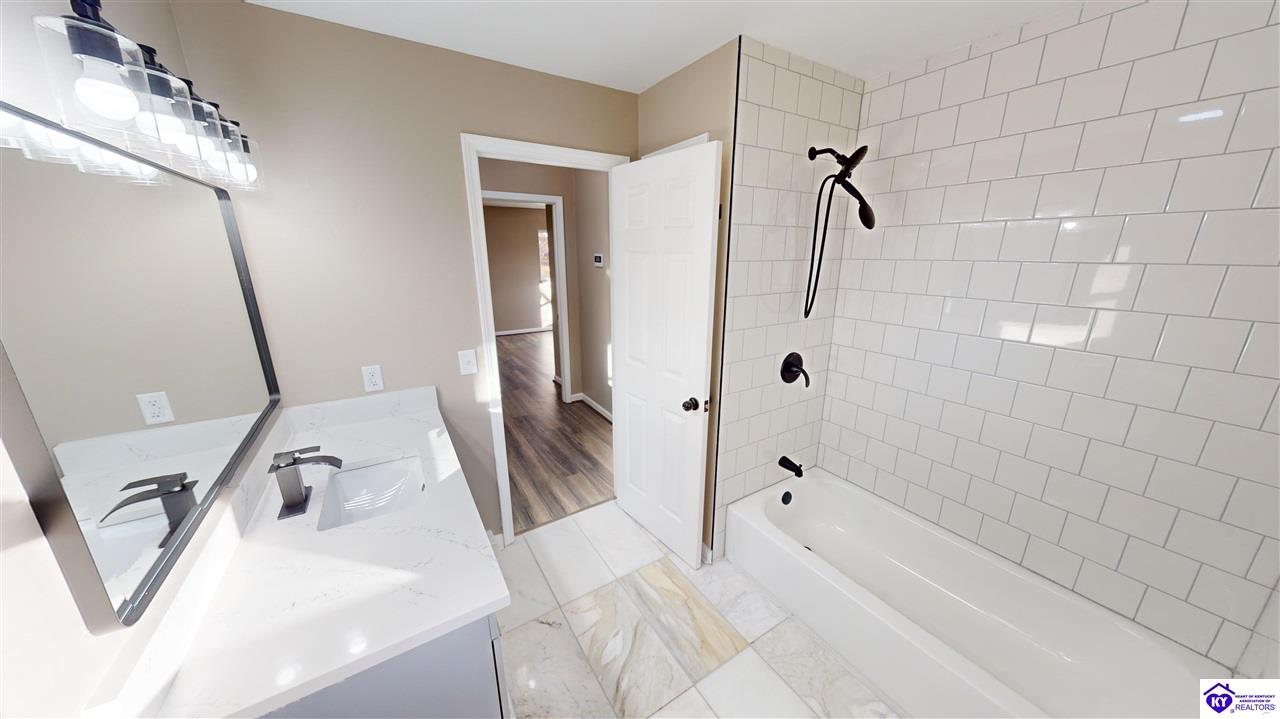 Listing Picture 205 Autumn Way Elizabethtown, KY 42701 MLS HK25001692