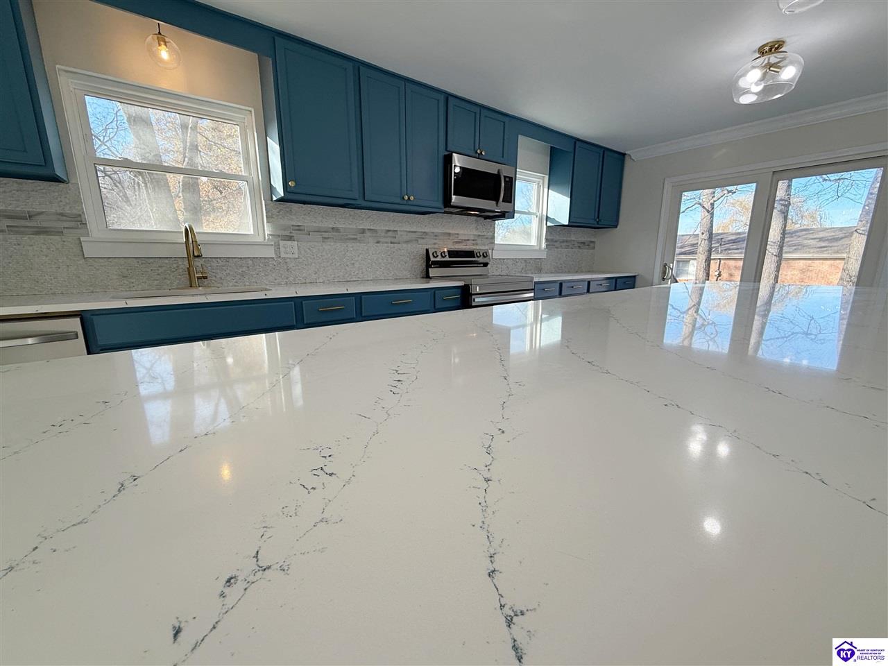 Listing Picture 205 Autumn Way Elizabethtown, KY 42701 MLS HK25001692